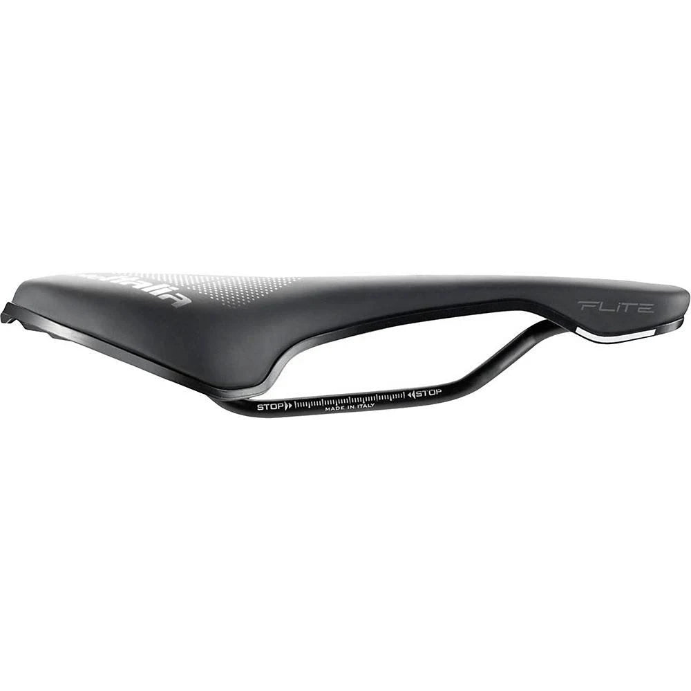 Black-Red Saddle E7975