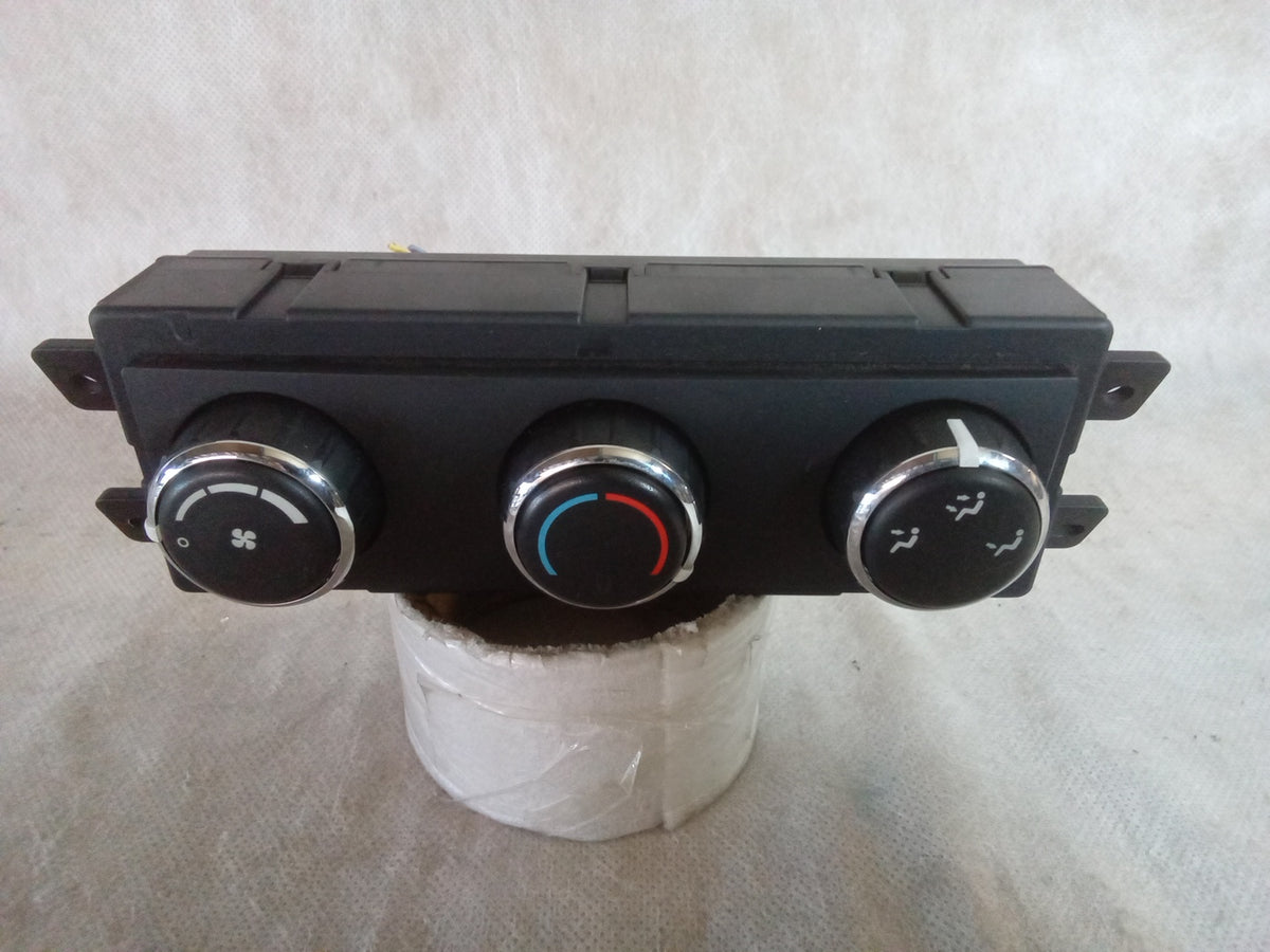 Rear Roof Mounted Temperature Control G28801