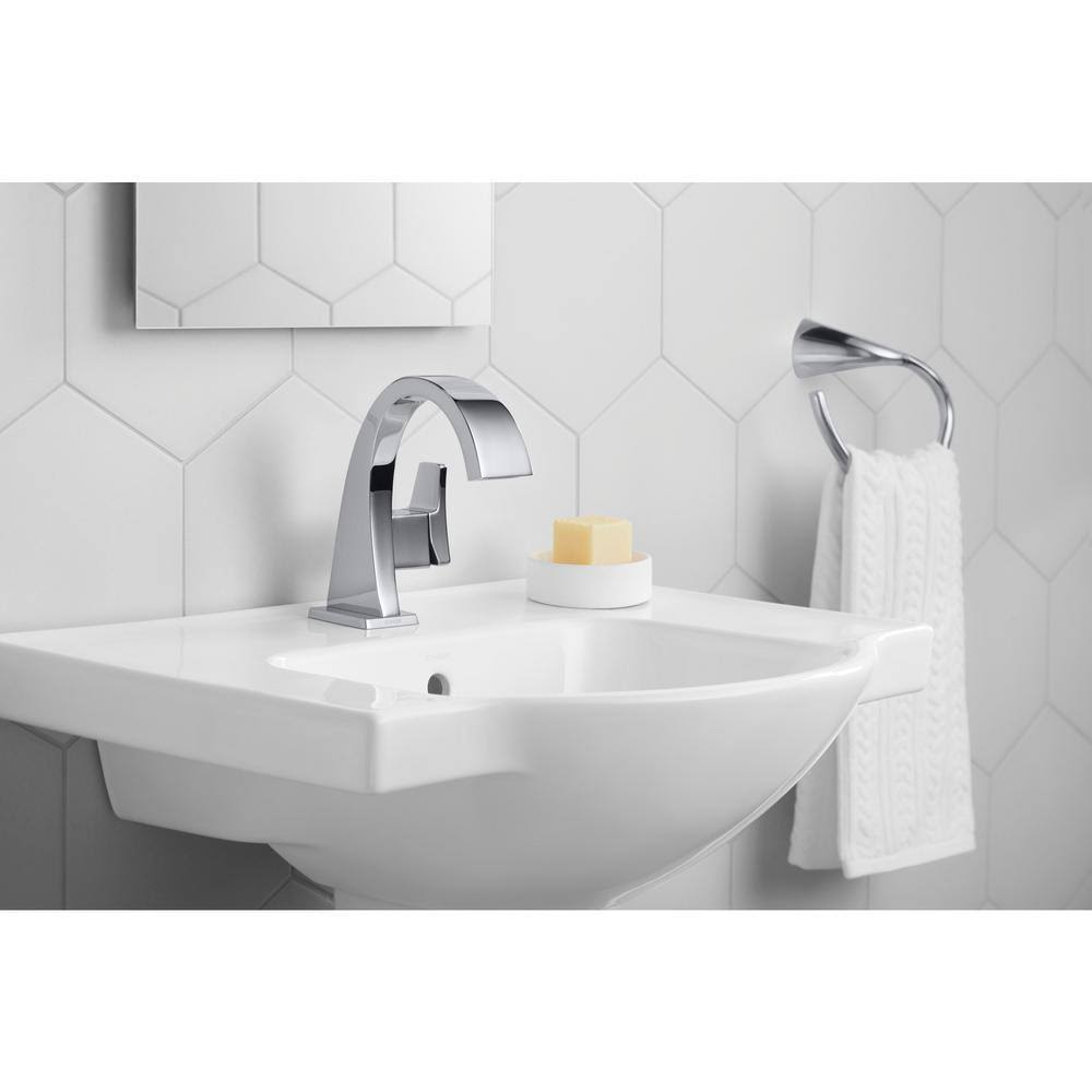 Polished Chrome Single-Hole Single-Handle Bathroom Faucet D454494