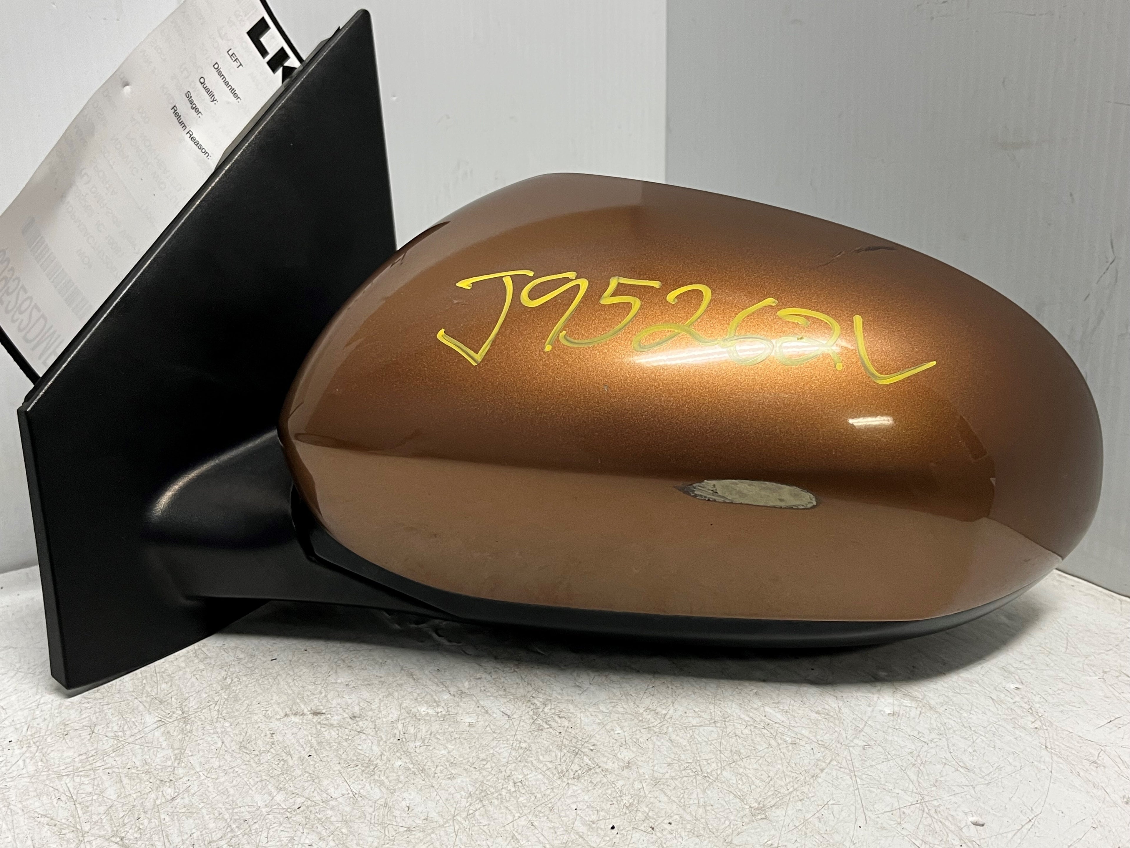 Driver LH Door Mirror D709708