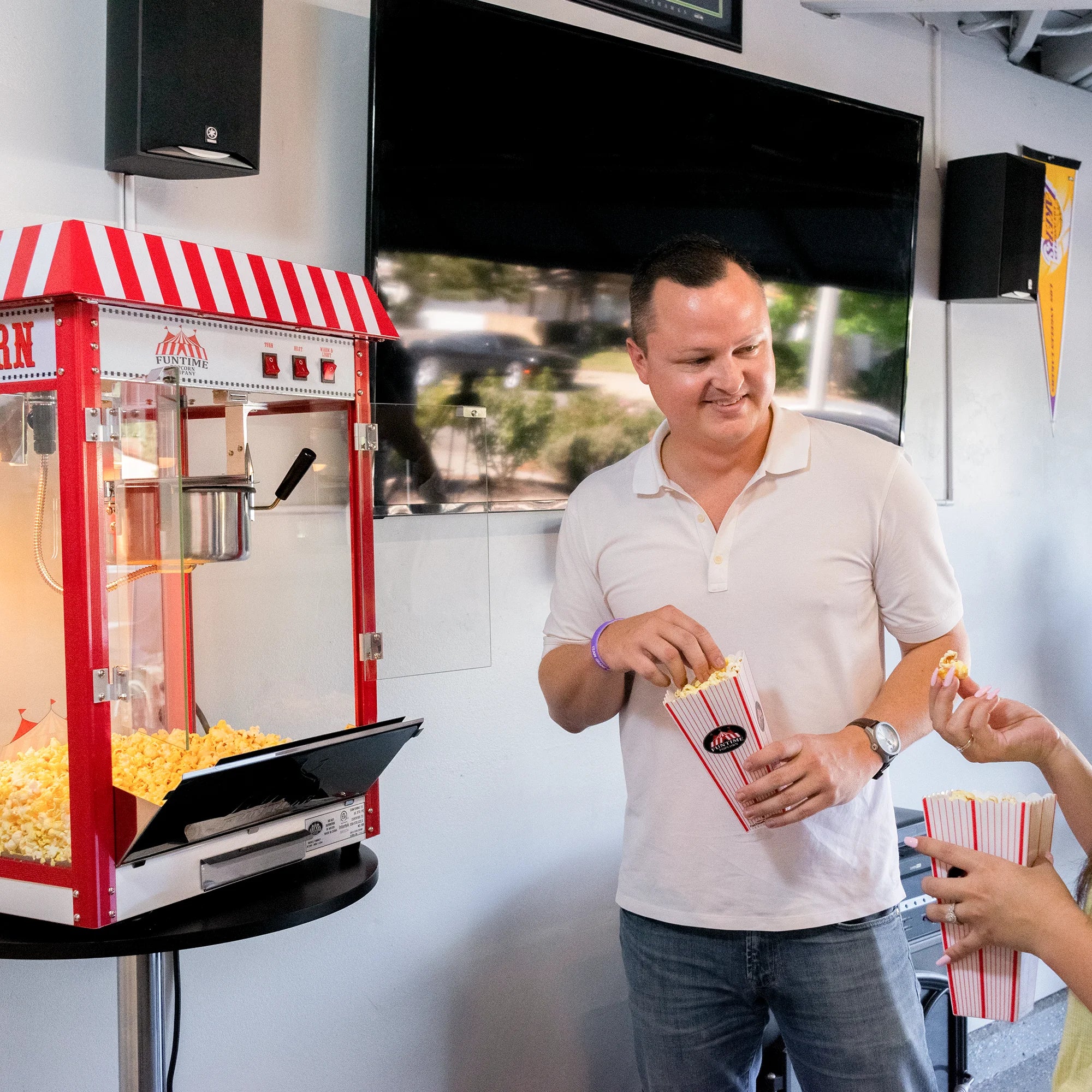 8oz Commercial Popcorn Machine T403981