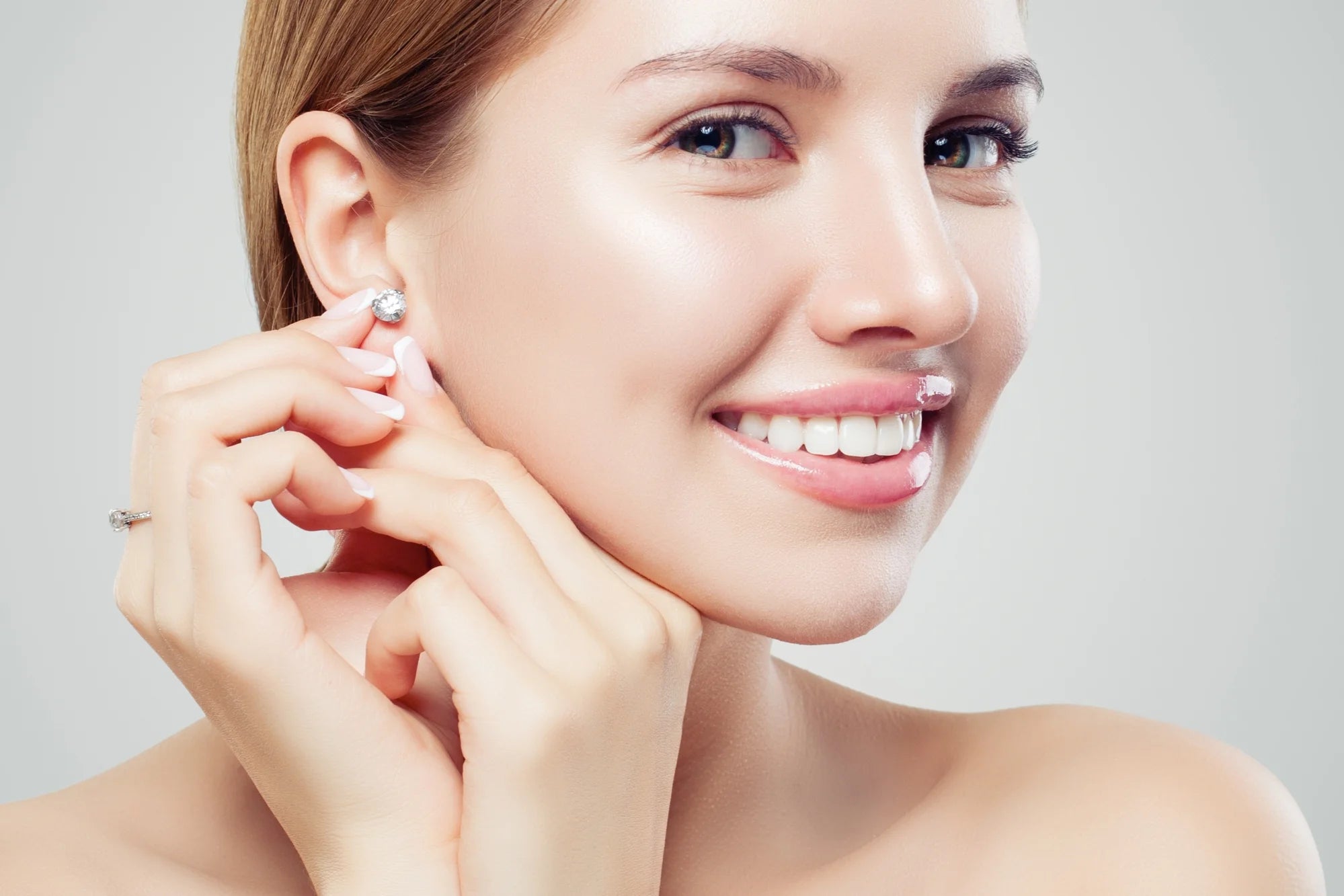 14k White Gold Lab Grown Diamond Studs Earrings R460