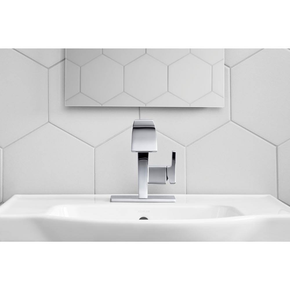 Polished Chrome Single-Hole Single-Handle Bathroom Faucet D454494