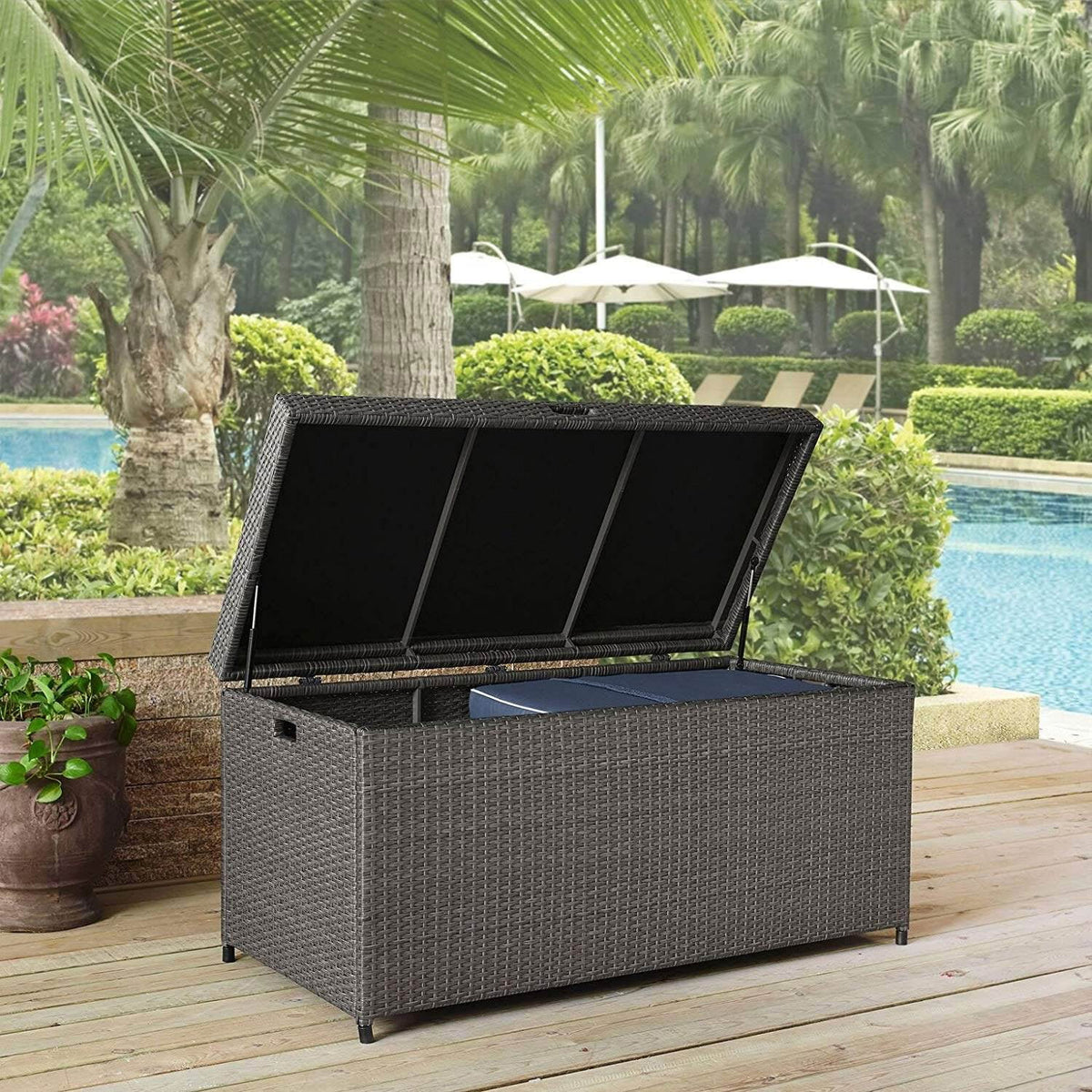 Weathered Gray Wicker Patio Deck Box S923